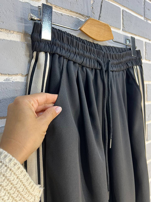 Брюки жіночі A-N 2752 спортшик палаццо лампас талія на резинці чорні, чорний, S Київ - фото 6