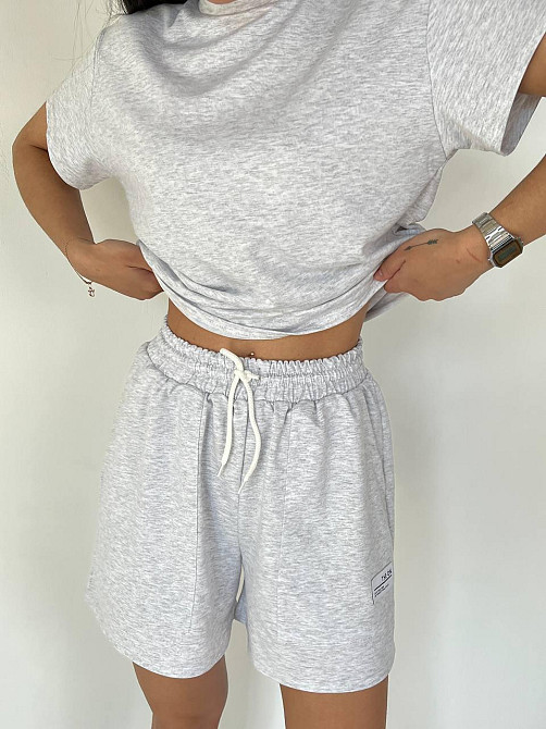 Женский летний прогулочный костюм двойка: футболка и шорты двунитка Серый, 42/46 Одесса - изображение 4