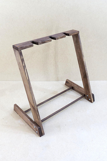 Напольная стойка для гитар 