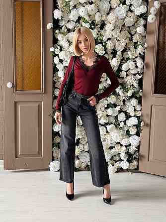 Лонгслив женский с кружевной отделкой 