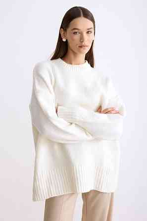 Жіночий затишний оверсайз светр машинне в'язання Молочний Одеса