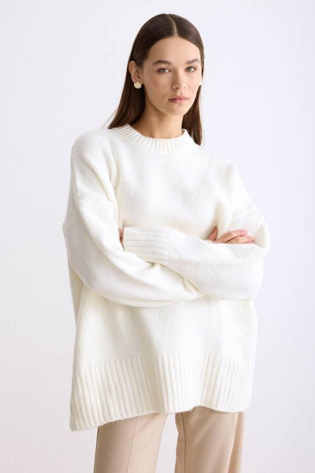 Женский уютный оверсайз свитер машинная вязка Молочный Одесса - изображение 2