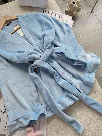 Жіночий теплий короткий халат на запах з рюшами Блакитний Одеса