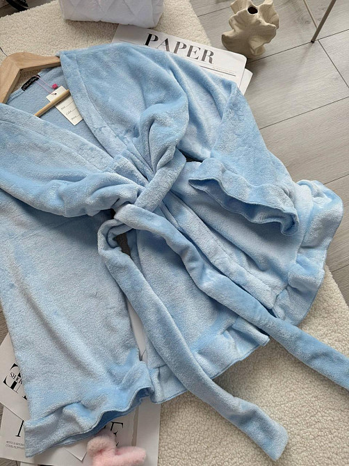 Жіночий теплий короткий халат на запах з рюшами Блакитний Одеса - фото 4