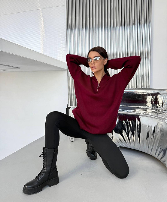 Жіночий стильний подовжений оверсайз светр зі змійкою в'язання 50% котон/50% акрил Бургунді Одеса - фото 6