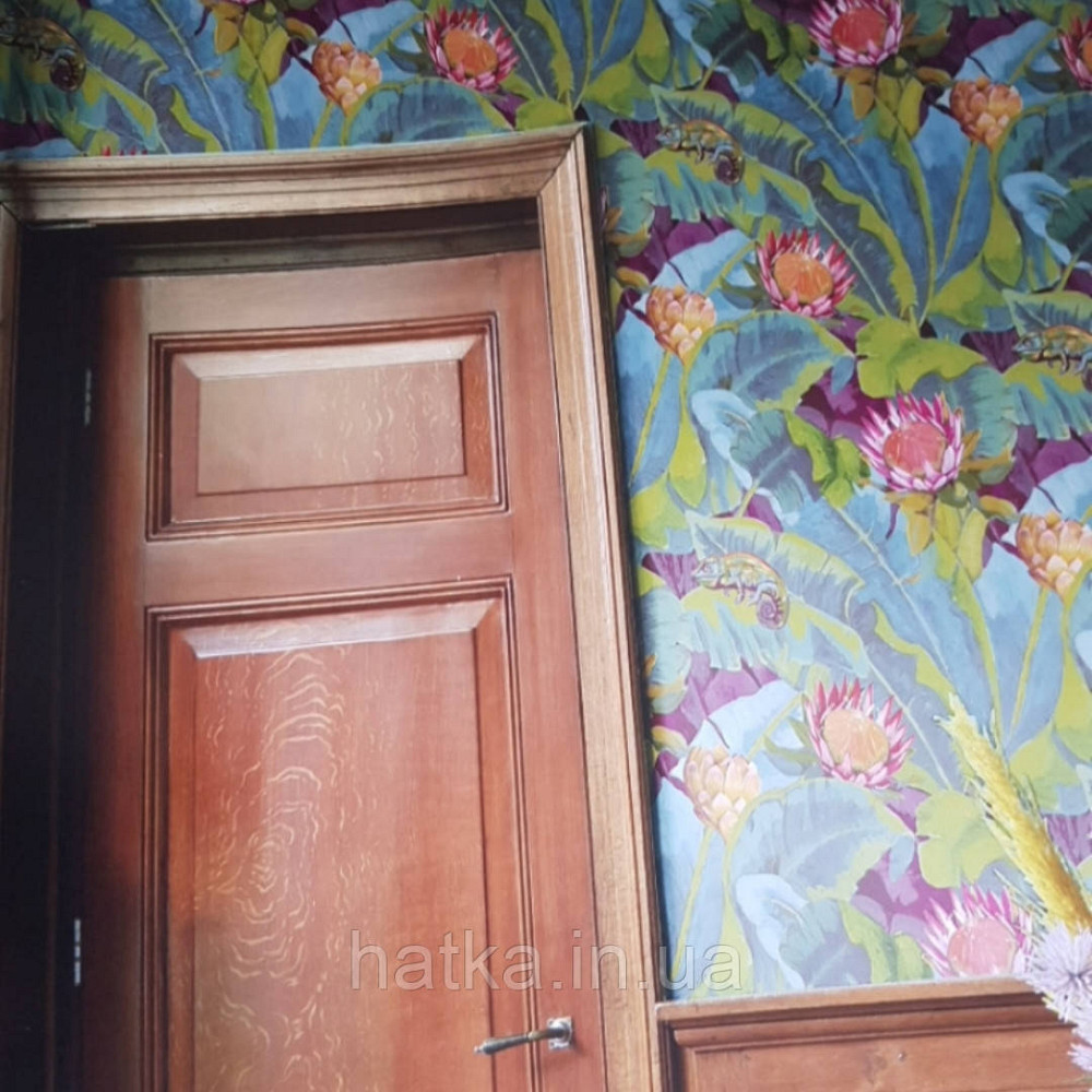Шпалери вінілові Decoprint Breeze тропіки листя квіти латаття червоні хамелеони на синьо-зеленому 0.53х10 м Київ - фото 1
