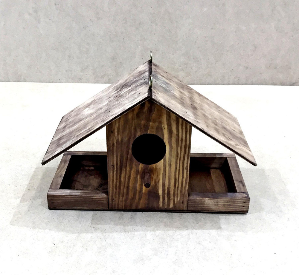 Кормушка со скворечником 