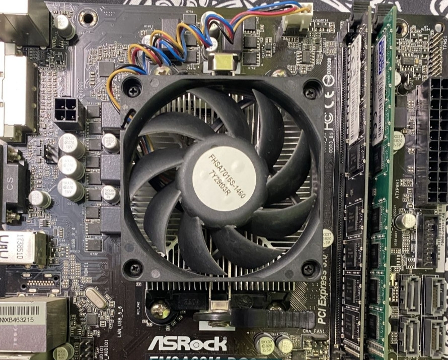 Комплект Материнская Плата 
ASRocK FM2A68M-DG3 Киев - изображение 3