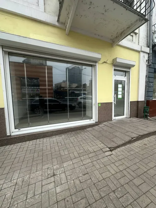 Червона лінія, центр міста. Був "ПриватБанк" Ремонт як на фото Дніпро - фото 1