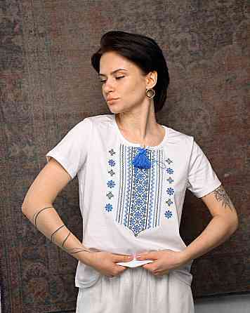 Женская футболка вышиванка  бело-синяя ПП7434 Одесса