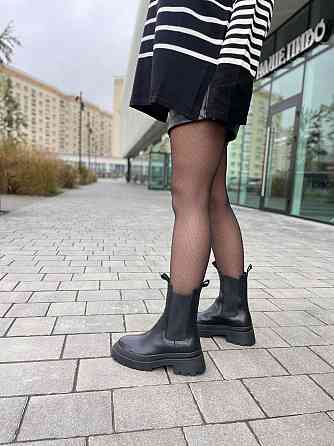 SOTHBY'S Черевики жіночі Sothby's чорні натуральна шкіра з хутром висота 18см размеры 38р.39р.4 Коломия