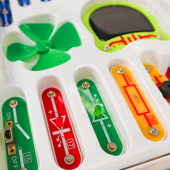 Електронний конструктор Doka 26 дітей Альтернативна енергія 50 схем (D70711) Чернігів - фото 5