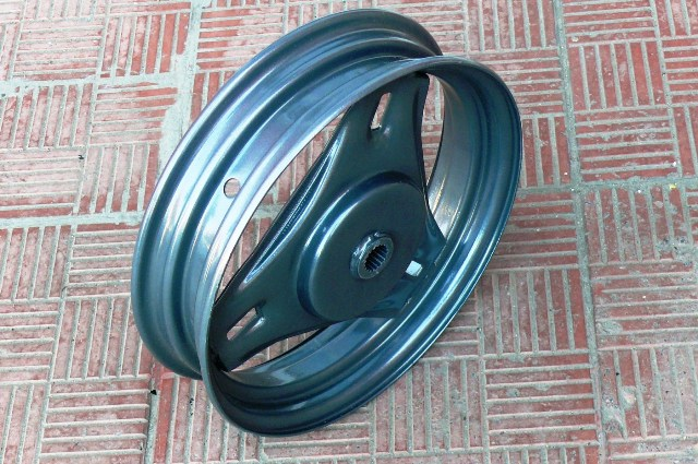 Диск колеса скутер металичный Сузуки AD 50 10 Мукачево - изображение 1