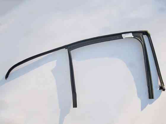 Mercedes-Benz  A2057355300 Гумове напрямне скло задніх лівих дверей C-Class W205 Одеса