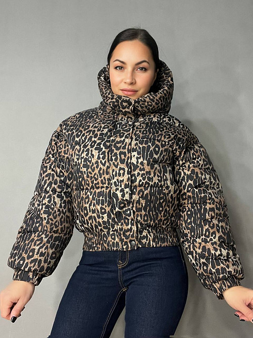 Куртка жіноча Lady Yep 9006 коротка з капюшоном леопардовий принт на резинці демісезонна темно-корич Одеса - фото 7