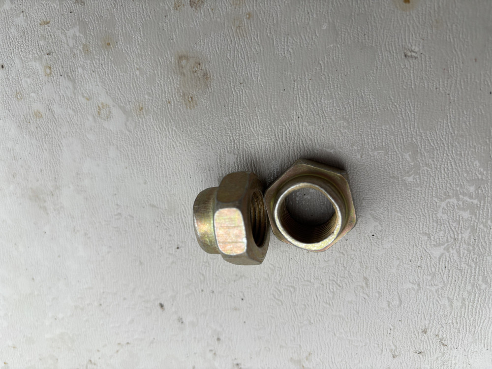 Гайка ступицы переднего и заднего колеса КамАЗ М16. Харьков - изображение 1