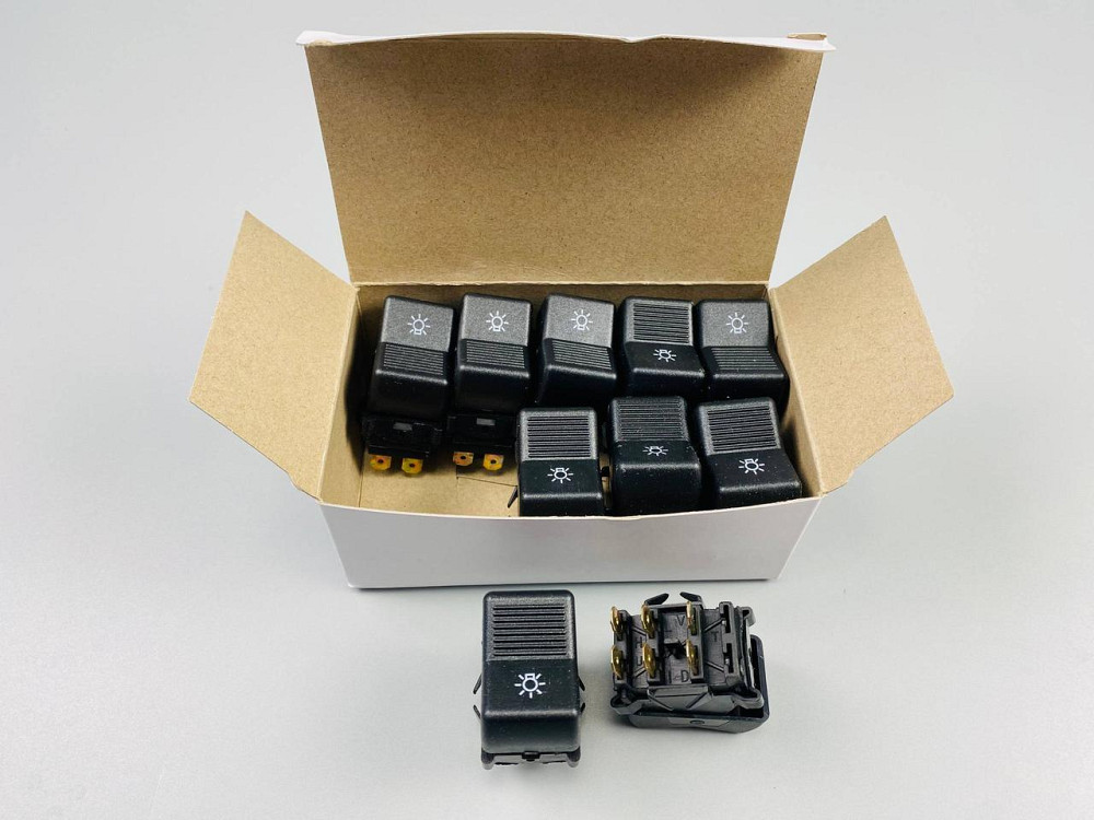 Перемикач (клавіша) головного світла МТЗ Мукачево - фото 1