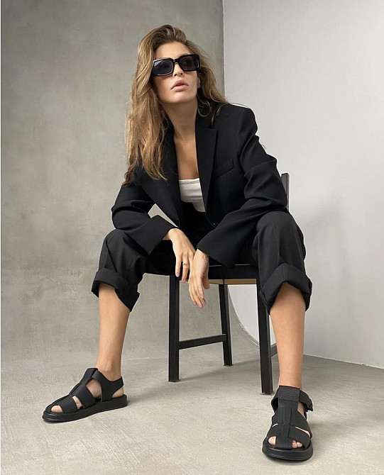 RONE Босоніжки жіночі чорні літні шкіряні RONE 132 із закритим носком / Модні босоніжки р. 36-4 Коломыя - изображение 4