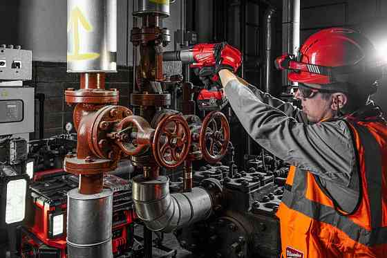 Гайковерт акумуляторний безщітковий MILWAUKEE 3/4" (2034Нм) M18 ONEFHIWF34-0, з кільцем (каркас) + M18 B5 Одеса