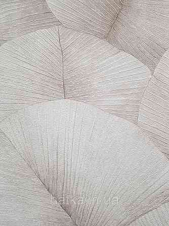 Обои виниловые на флизелине Marburg Kumano 1.06х10 листья кремовые бежевые с серебристым 3д лофт 34561 Киев