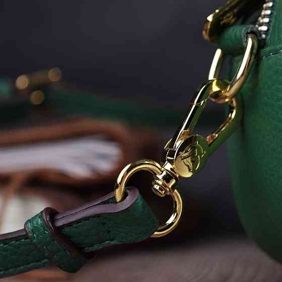 Шкіряна сумка жіноча в красивому кольорі і з фігурним клапаном Vintage 22430 Зелена Київ