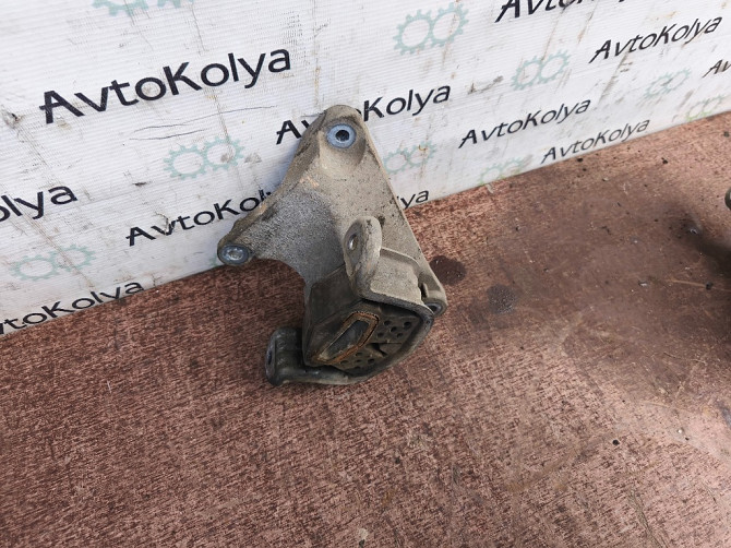 Подушка (опора) двигуна ліва VW T5 T6 2.0 tdi 2010-2019 (7E0399151C) Ковель - фото 1