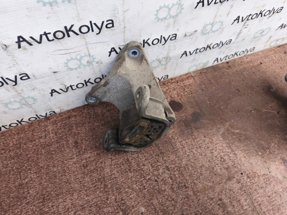 Подушка (опора) двигуна ліва VW T5 T6 2.0 tdi 2010-2019 (7E0399151C) Ковель - изображение 1