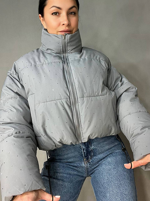 Куртка жіноча Haiziyuan 7165 укорочена пуффер з розсипом камінців демісезонна без капюшона оверсайз сіра, сірий, XL Київ - фото 17
