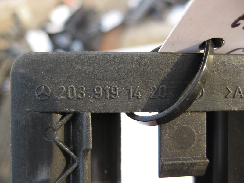 Mercedes-Benz  A2039191420 9B51 Зовнішня задня кришка санки правого сидіння антрацит C-Class W203 Одесса - изображение 2