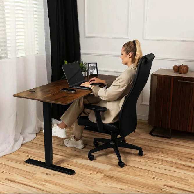 Офисное кресло со спинкой и подлокотниками черное Adelo Стильное компьютерное кресло Кресло руководителя Киев - изображение 3