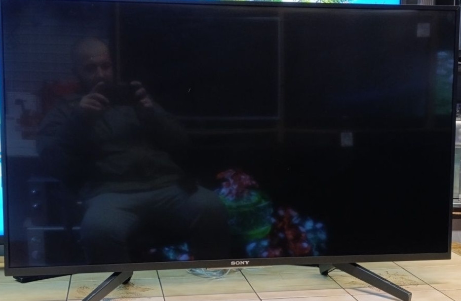 Телевизор SONY 43