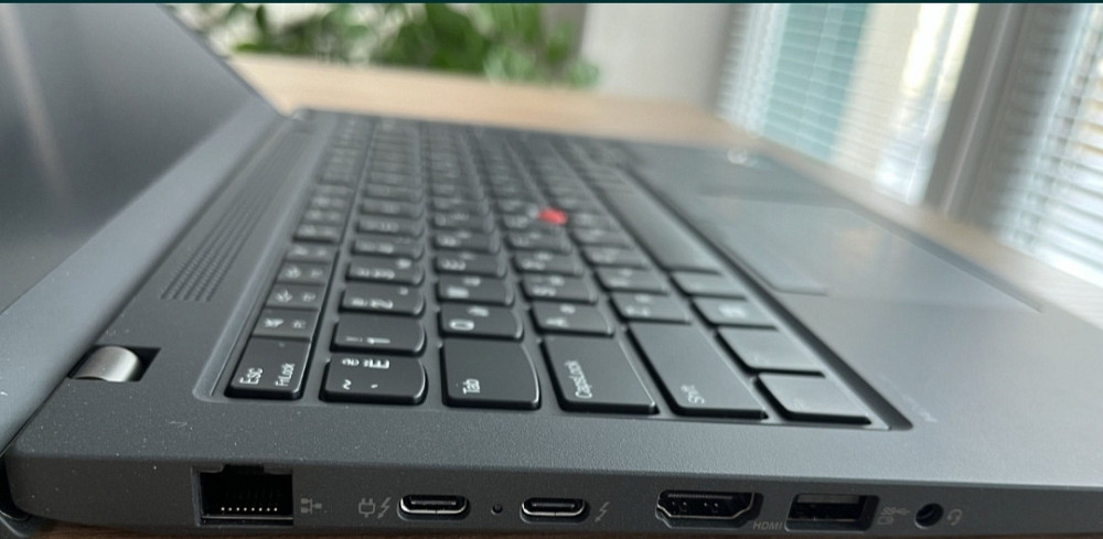 Ноутбук: Lenovo Think Pad T14 GEN 4, i7-1355U. Киев - изображение 2