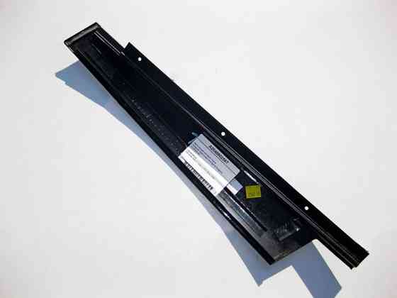 Mercedes-Benz  A2046902587 Вертикальна накладка скла передніх лівих дверей Avantgarde Elegance C-Class W204 Одесса