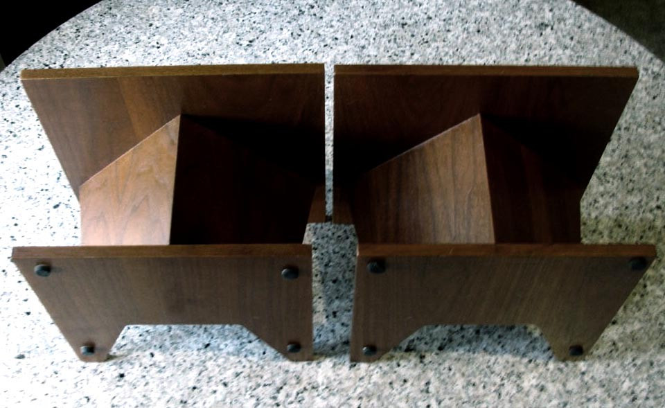 Стойка под акустику 