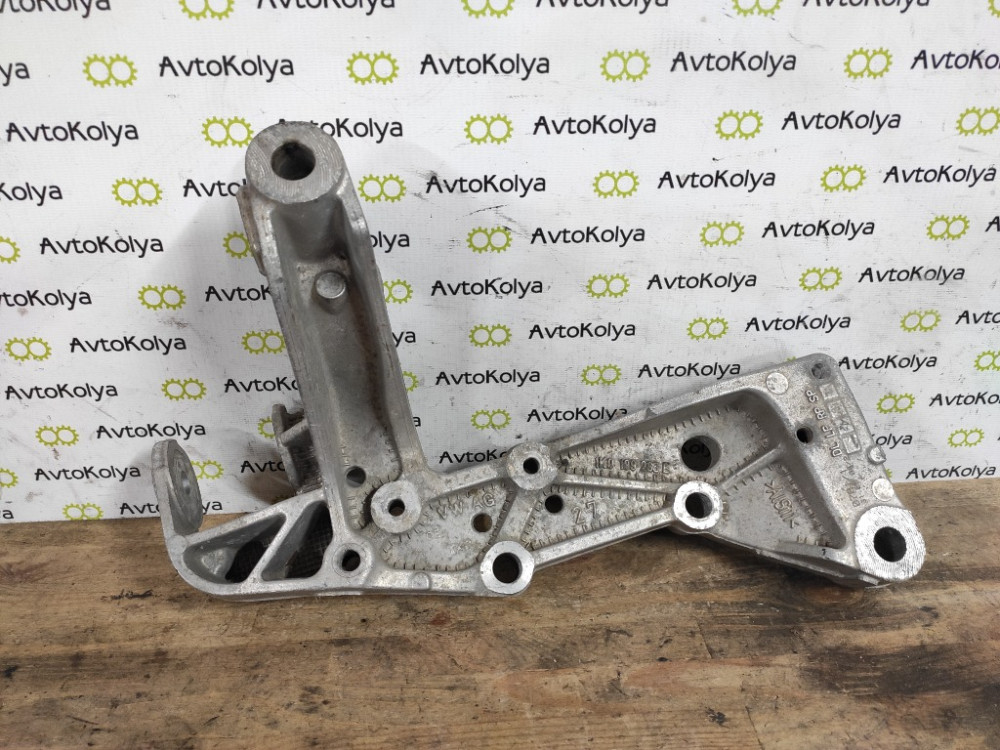 Кронштейн передньої балки правий VW Golf V 2003-2009 (1K0199296E) Ковель - фото 1