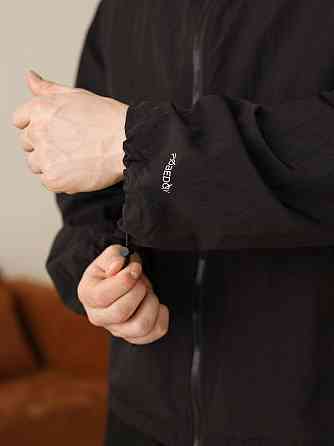 Чоловіча чорна вітрівка. Куртка-вітрівка демісезонна легка з кишенями Pobedov Neon Київ