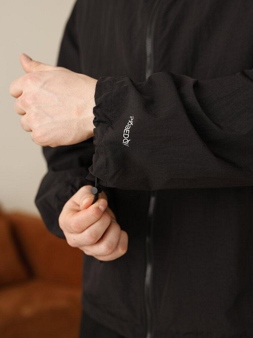 Мужская черная ветровка черная. Куртка-ветровка демисезонная легкая с карманами Pobedov Neon Киев - изображение 2