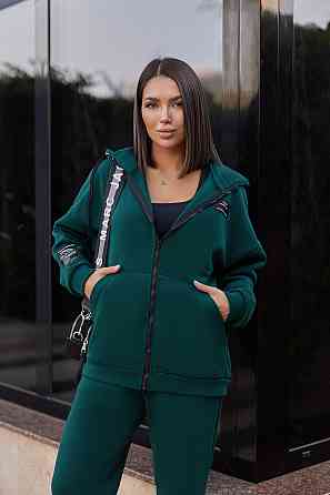 Женский спортивный костюм c нашивками 