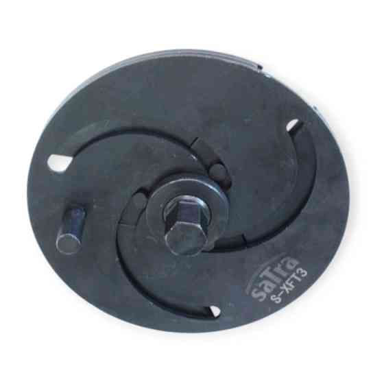 Съёмник крышки насоса топливного бака 3 лапы универсальный 100-170мм самозажимной Мукачево