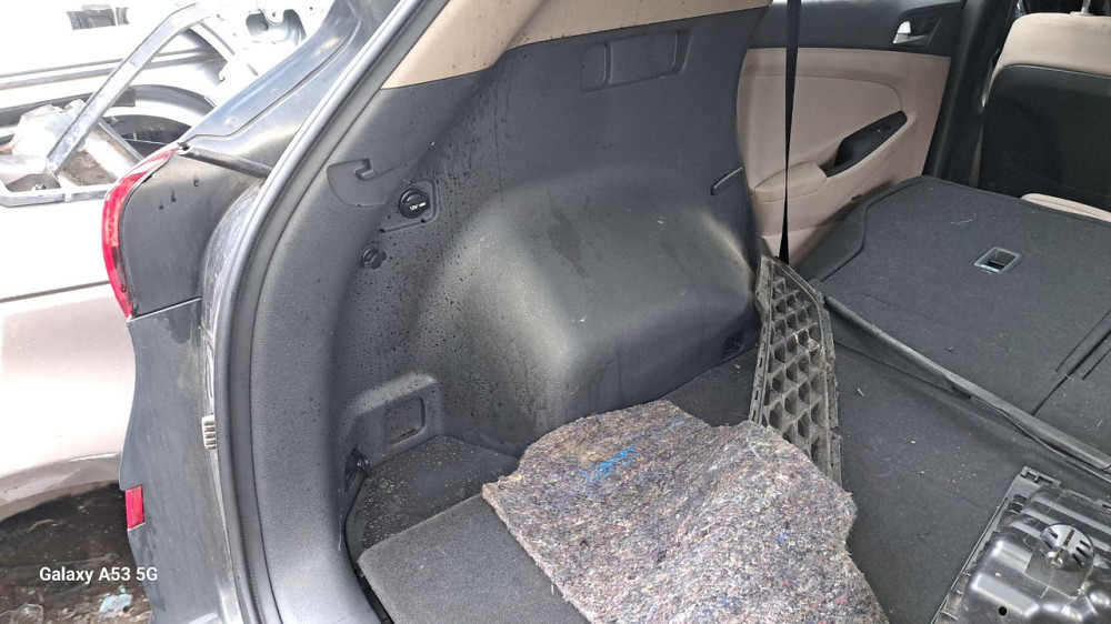 Накладка багажника на Hyundai Tucson 2.4 бензин, 2014-2021 року Київ - фото 1