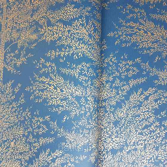 Шпалери вінілові на флізелін Caselio The Place to bed 0.53х10 м природа дерева гілки золотисті на синьому Київ