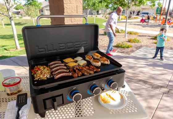 Портативный газовый гриль-планча Pit Boss Ultimate, на 3 горелки, съемный, со столом, 10810 Код: 011109 Ровно