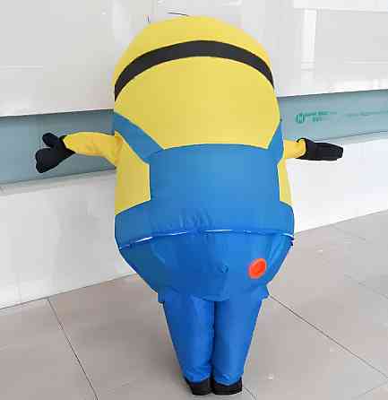 Надувной костюм Миньон двуглазый RESTEQ для взрослых — костюм на Хэллоуин, рост 150–185 см, с вентилятором Киев