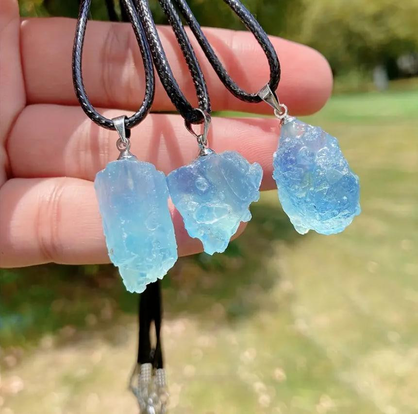 Кулон из натурального голубого аквамарина 20 мм на шнурке |Подвеска из натурального камня, украшение Киев - изображение 3