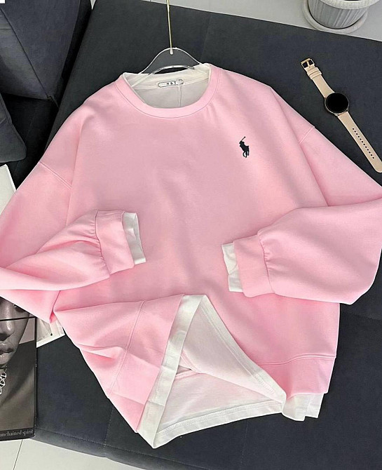 Жіночий стильний оверсайз світшот з лого та імітацією футболки двонитка Одеса - фото 1