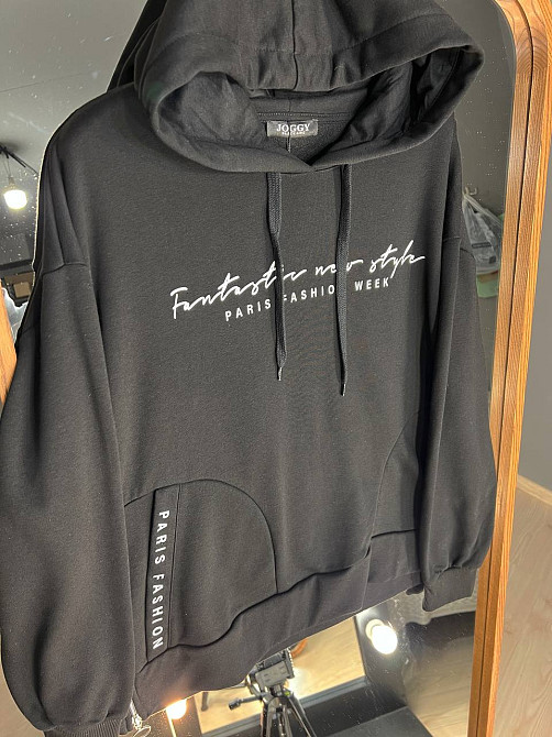 Худи женское Joggy 8072 оверсайз с капюшоном удлиненное с карманами и молнией черное, черный, XS Киев - изображение 3