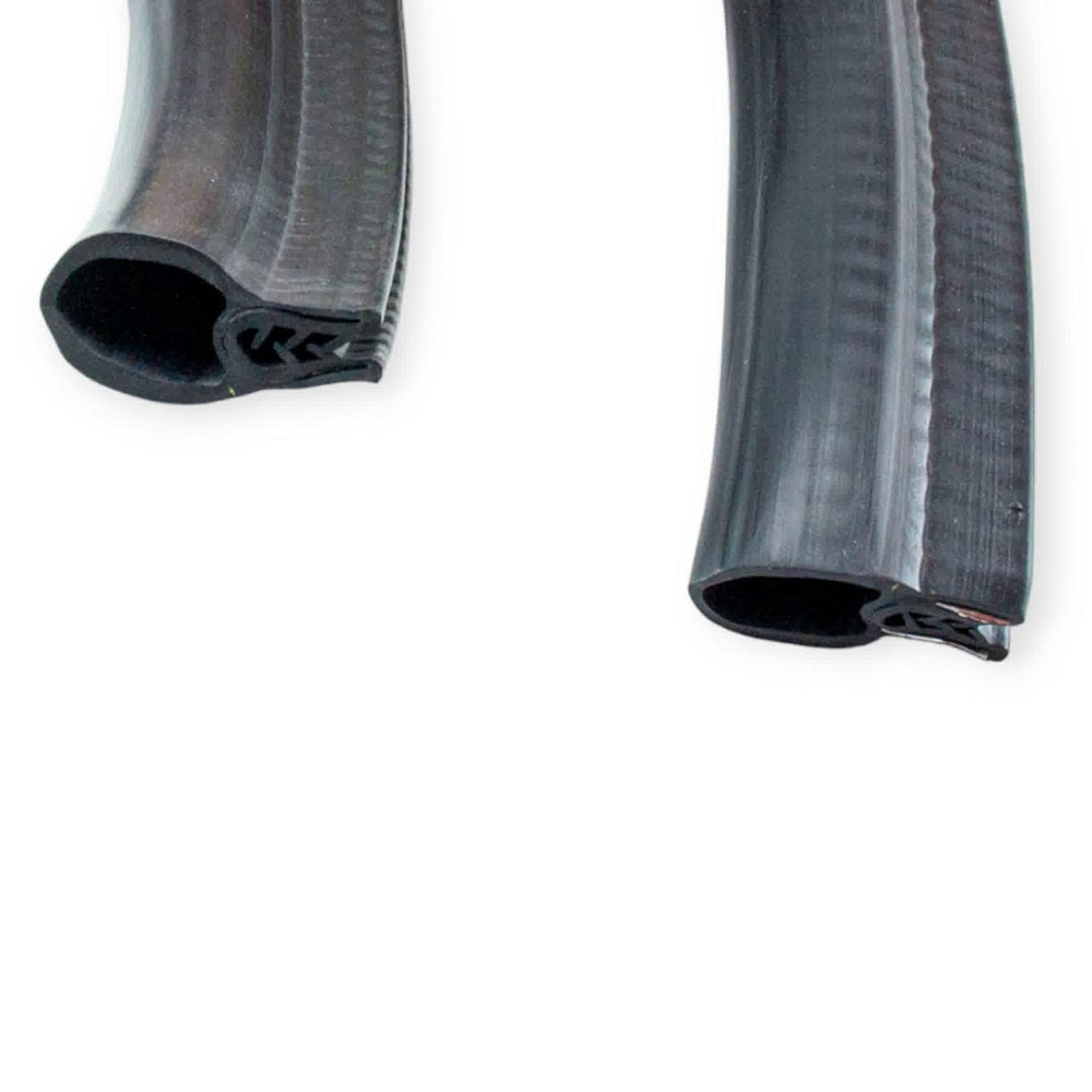 Уплотнитель 2121, 21213 (1550 мм) капота Мукачево - изображение 1