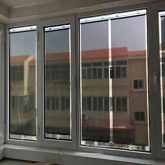 Рулонна сонцезахисна шторка на вікно 125х58см, Чорна / Рулонна штора від сонця на пластикові вікна Київ