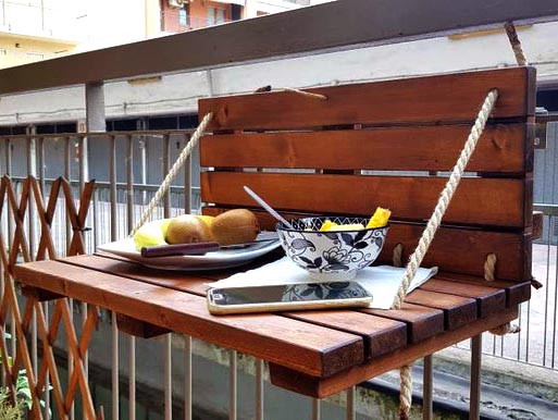 Подвесной балконный столик 