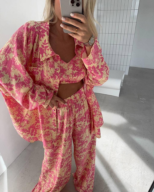 Жіночий легкий прогулянковий оверсайз костюм трійка: сорочка топ і штани софт Одеса - фото 8